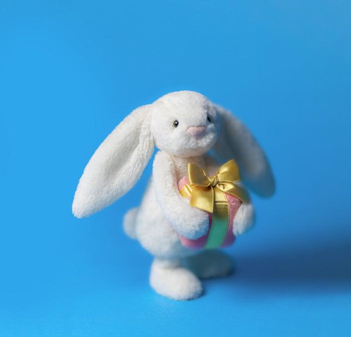 Jellycat: Bashful Bunny With Present